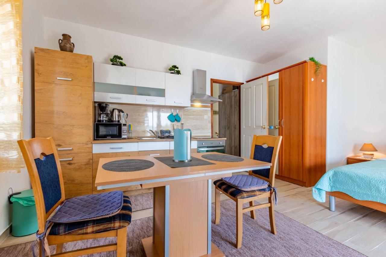זאדאר Mare-More Studio W Balcony And Beach Front And View מראה חיצוני תמונה